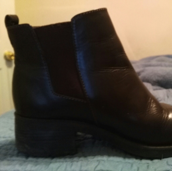 Genuine Leather GH Bass Booties 8.5M - Picture 2 of 9